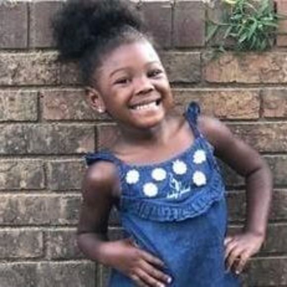 Meet your Posher, Urika - Picture 1 of 1